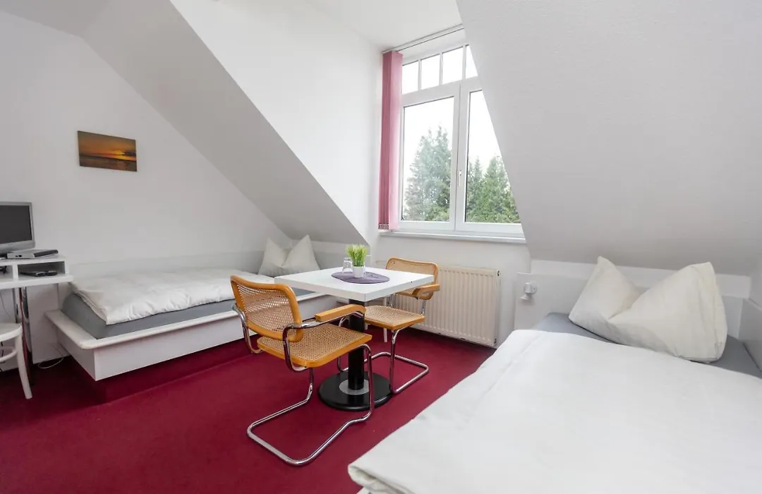 Pension Zum Lindeneck-1